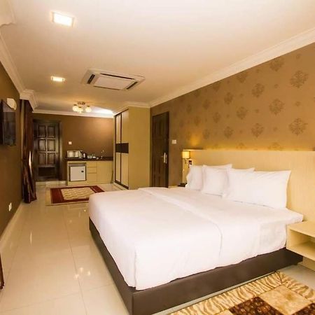 New Kesuma Villa Exclusive Stay Parit Raja Eksteriør bilde