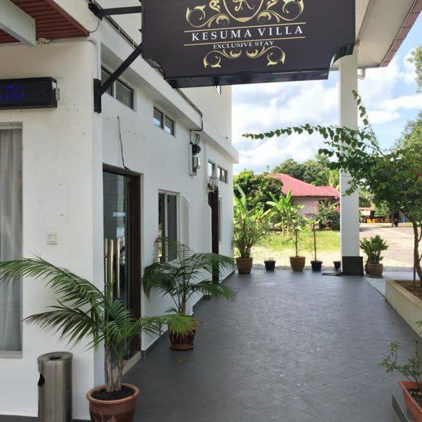 New Kesuma Villa Exclusive Stay Parit Raja Eksteriør bilde