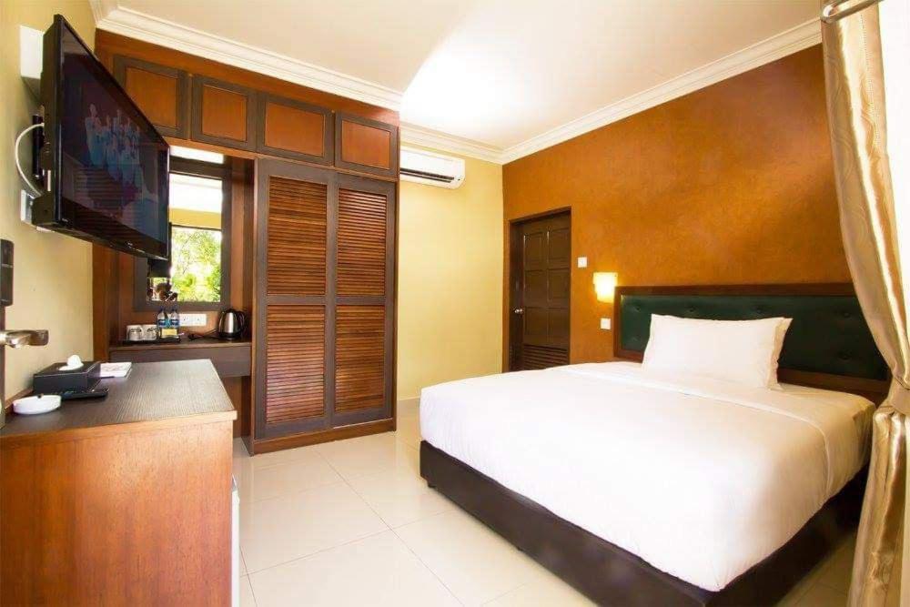 New Kesuma Villa Exclusive Stay Parit Raja Eksteriør bilde