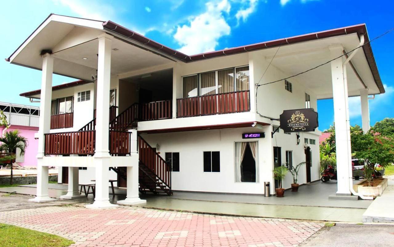 New Kesuma Villa Exclusive Stay Parit Raja Eksteriør bilde